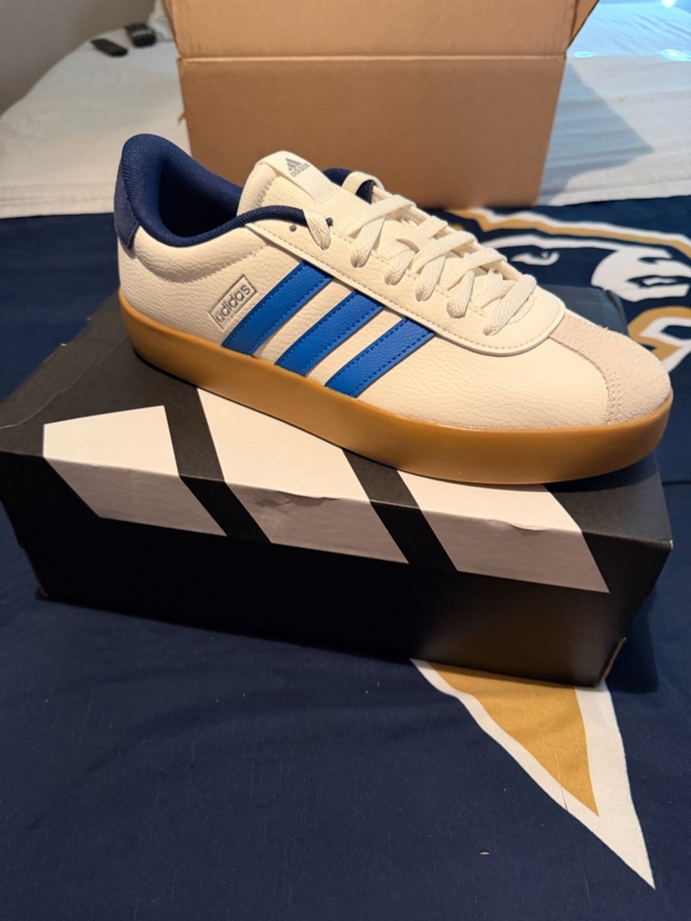 adidas court 3.0 size 10.5 Cream Leather Sneakers with Blue Stripes and Gum Sole